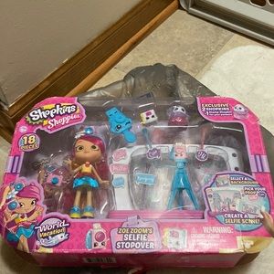 Shopkins World vacation. Never opened in original box, 18 pieces included.